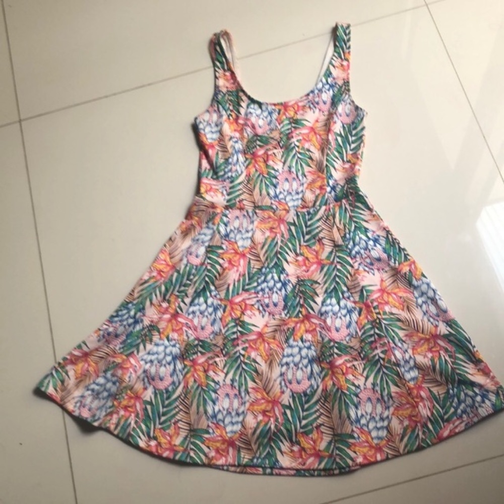 H&M dress. Cute Tropical pattern